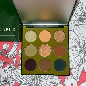 SOLD* Morphe 9K Khaki Calling Palette NIB⭐️